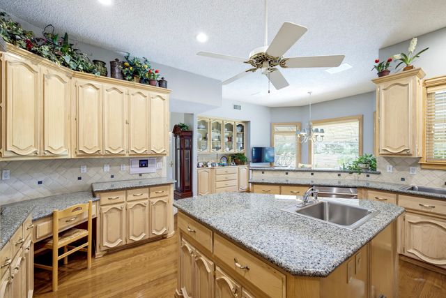 6200 Forest Highlands Drive, Fort Worth, TX 76132