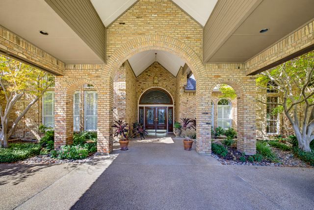 6200 Forest Highlands Drive, Fort Worth, TX 76132