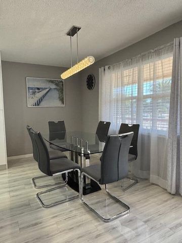 209 Somerset K, West Palm Beach, FL 33417