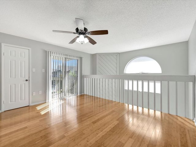 260 El Dorado Boulevard 1805, Houston, TX 77598