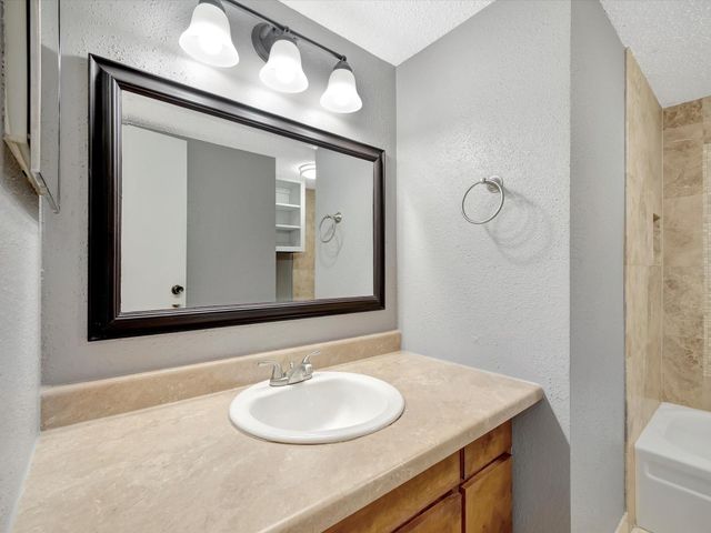 260 El Dorado Boulevard 1805, Houston, TX 77598