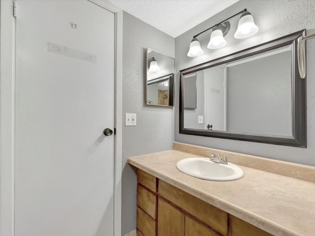 260 El Dorado Boulevard 1805, Houston, TX 77598