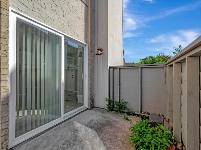 260 El Dorado Boulevard 1805, Houston, TX 77598