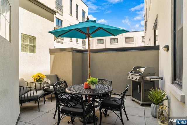 518 Gregory Avenue 201, Weehawken, NJ 07086