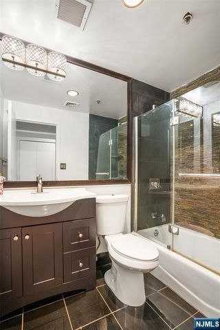518 Gregory Avenue 201, Weehawken, NJ 07086