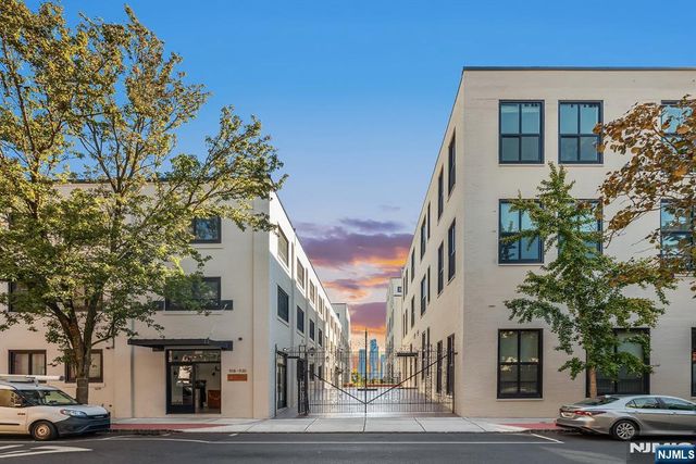 518 Gregory Avenue 201, Weehawken, NJ 07086