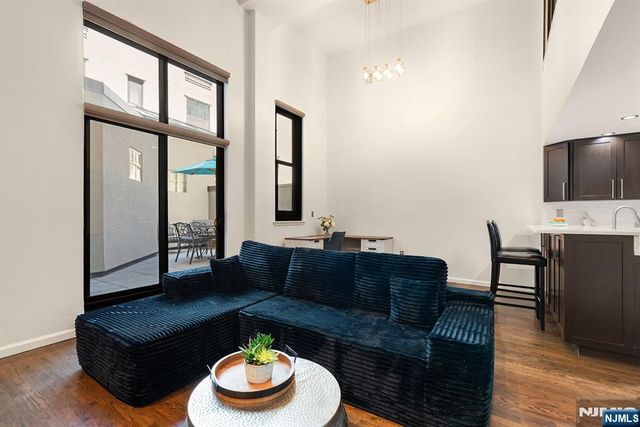 518 Gregory Avenue 201, Weehawken, NJ 07086