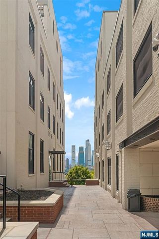 518 Gregory Avenue 201, Weehawken, NJ 07086