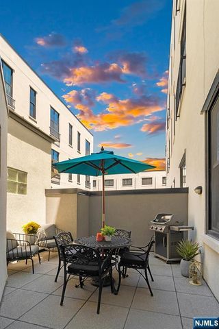 518 Gregory Avenue 201, Weehawken, NJ 07086