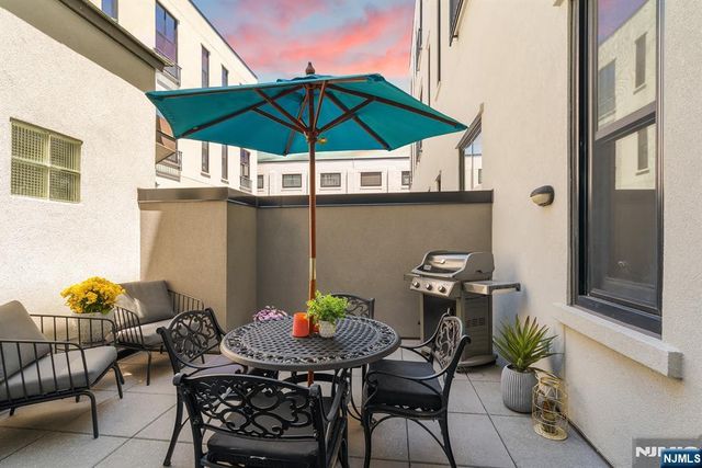 518 Gregory Avenue 201, Weehawken, NJ 07086