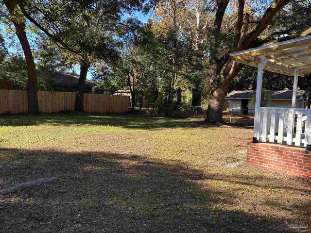 51 W Carver Dr, Pensacola, FL 32507