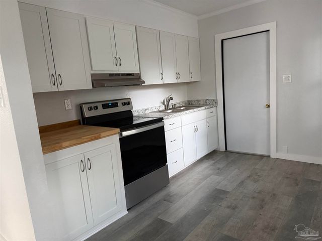 51 W Carver Dr, Pensacola, FL 32507