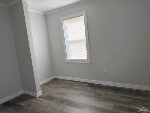 51 W Carver Dr, Pensacola, FL 32507