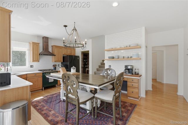 505 E Peninsula Court, Oxford Charter Township, MI 48371