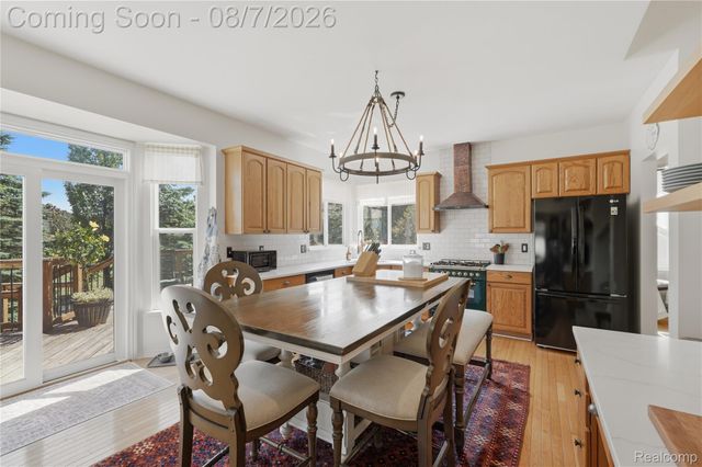 505 E Peninsula Court, Oxford Charter Township, MI 48371