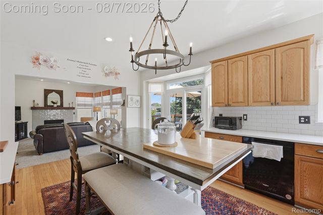 505 E Peninsula Court, Oxford Charter Township, MI 48371