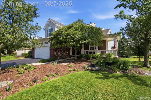 505 E Peninsula Court, Oxford Charter Township, MI 48371