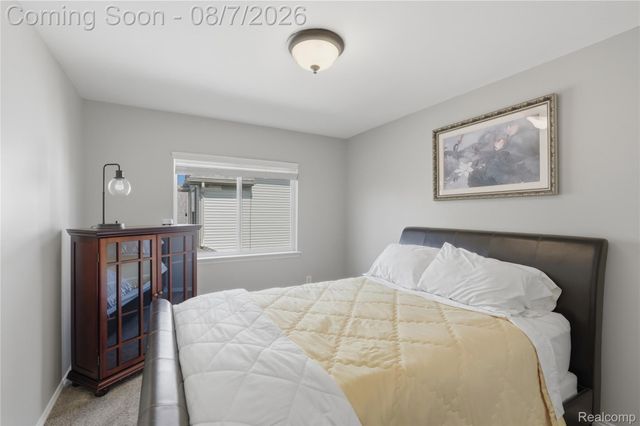 505 E Peninsula Court, Oxford Charter Township, MI 48371