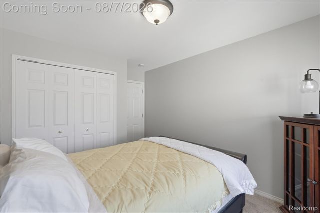 505 E Peninsula Court, Oxford Charter Township, MI 48371