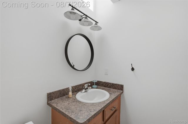 505 E Peninsula Court, Oxford Charter Township, MI 48371