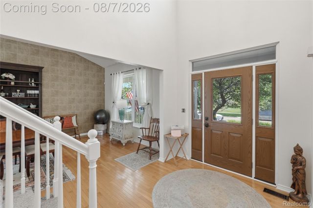 505 E Peninsula Court, Oxford Charter Township, MI 48371