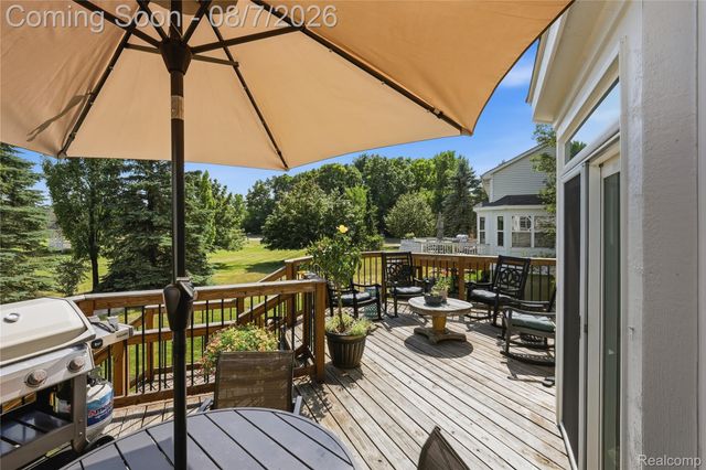 505 E Peninsula Court, Oxford Charter Township, MI 48371