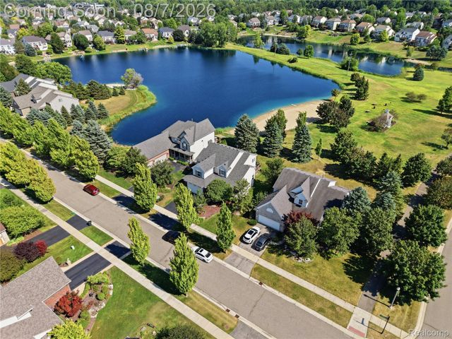 505 E Peninsula Court, Oxford Charter Township, MI 48371