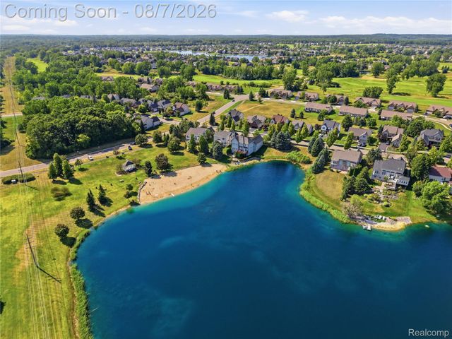 505 E Peninsula Court, Oxford Charter Township, MI 48371