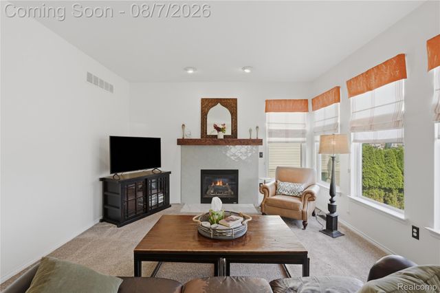 505 E Peninsula Court, Oxford Charter Township, MI 48371