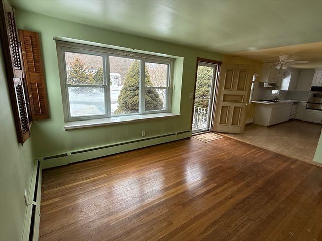 8 Sycamore Cir, Millbury, MA 01527