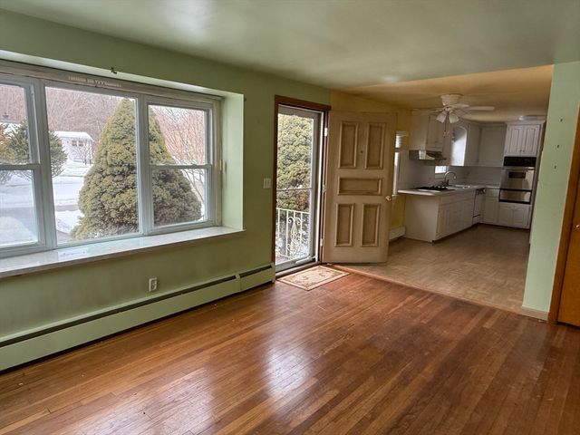 8 Sycamore Cir, Millbury, MA 01527