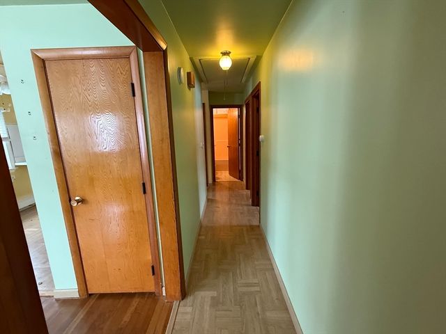 8 Sycamore Cir, Millbury, MA 01527