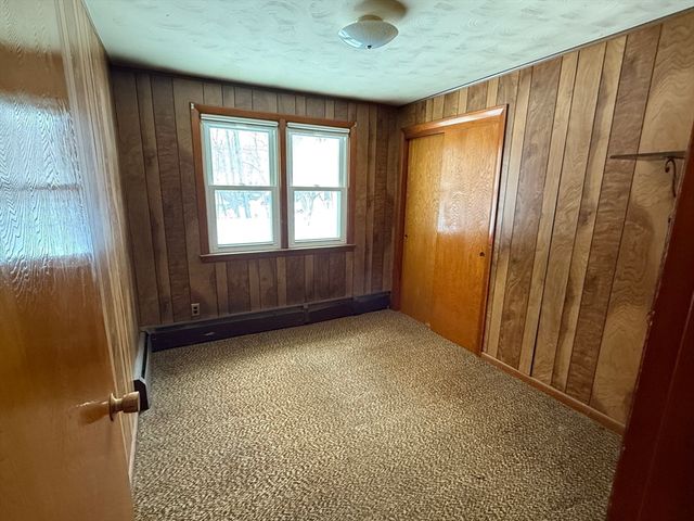 8 Sycamore Cir, Millbury, MA 01527