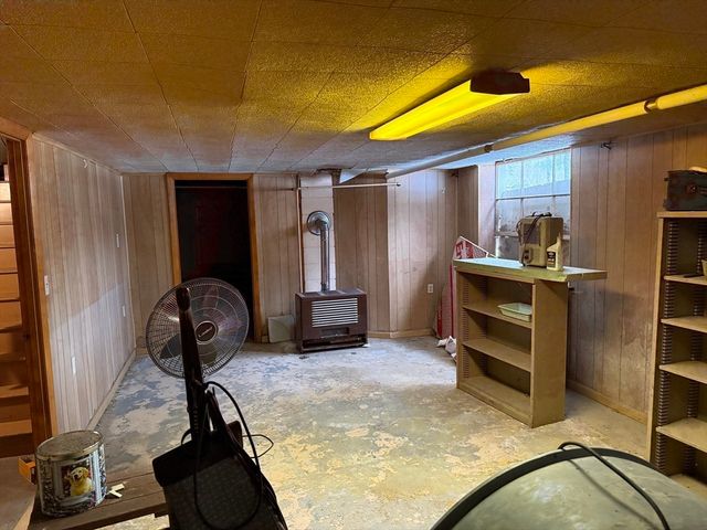 8 Sycamore Cir, Millbury, MA 01527