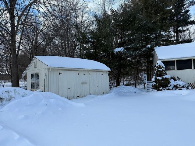 8 Sycamore Cir, Millbury, MA 01527