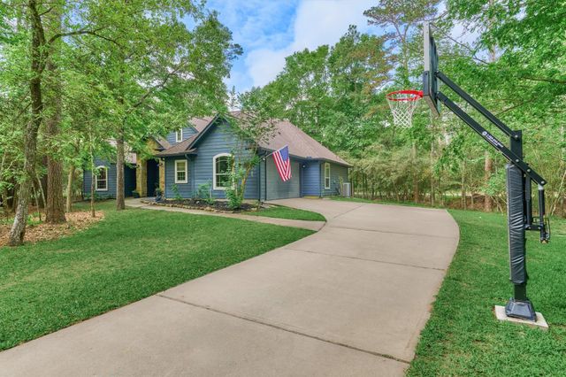 16727 Boothill Road, Stagecoach, TX 77355