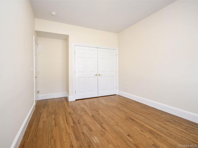 24B Sintsink Dr W, Port Washington, NY 11050