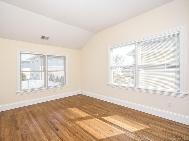 24B Sintsink Dr W, Port Washington, NY 11050