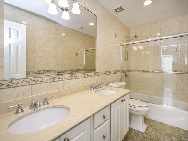 24B Sintsink Dr W, Port Washington, NY 11050