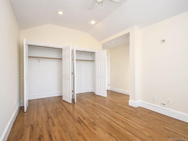 24B Sintsink Dr W, Port Washington, NY 11050