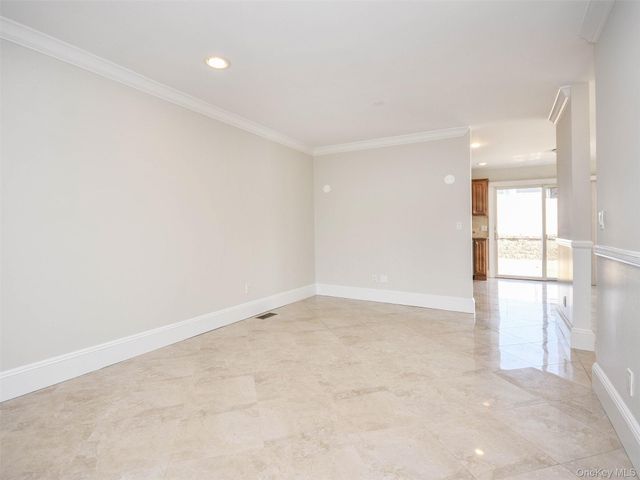 24B Sintsink Dr W, Port Washington, NY 11050