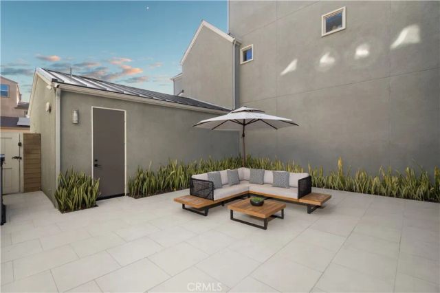 120 Frame, Irvine, CA 92618