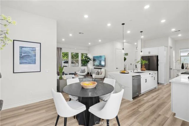 120 Frame, Irvine, CA 92618