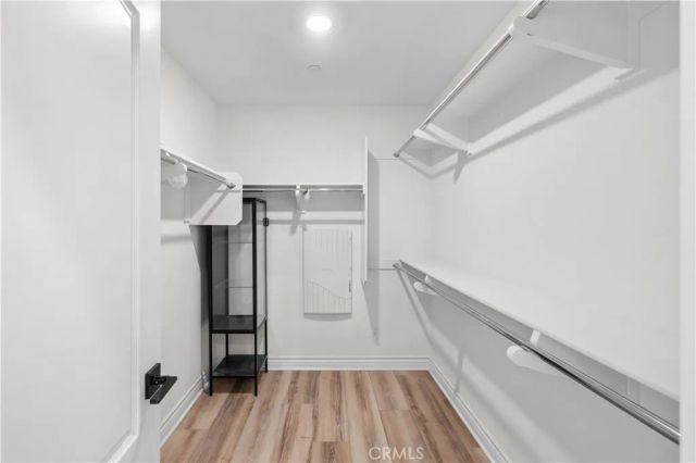 120 Frame, Irvine, CA 92618
