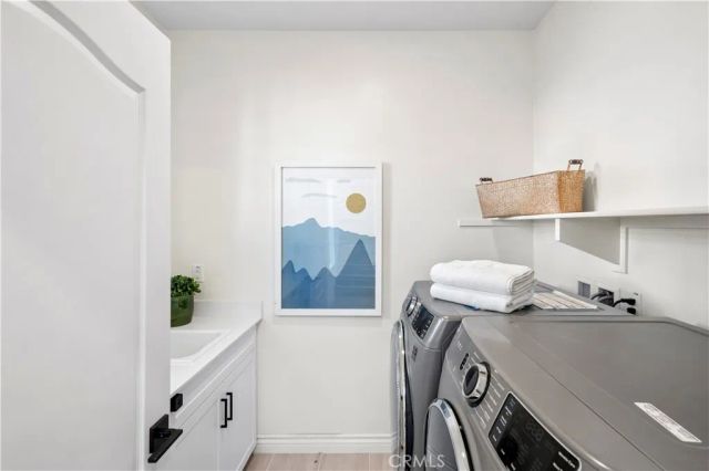 120 Frame, Irvine, CA 92618