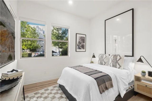 120 Frame, Irvine, CA 92618