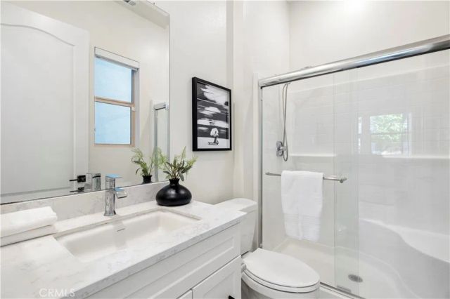 120 Frame, Irvine, CA 92618
