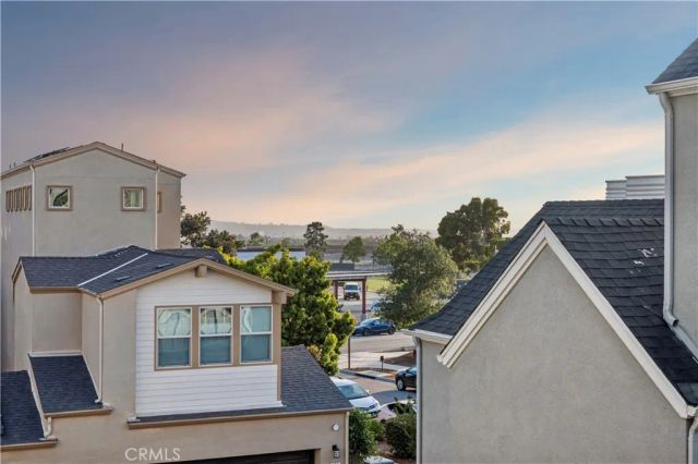 120 Frame, Irvine, CA 92618
