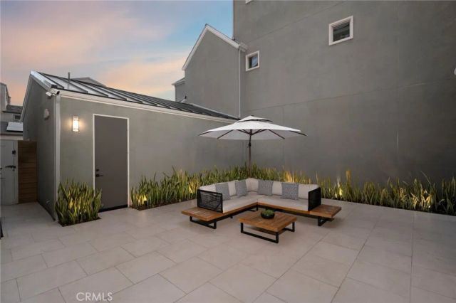 120 Frame, Irvine, CA 92618