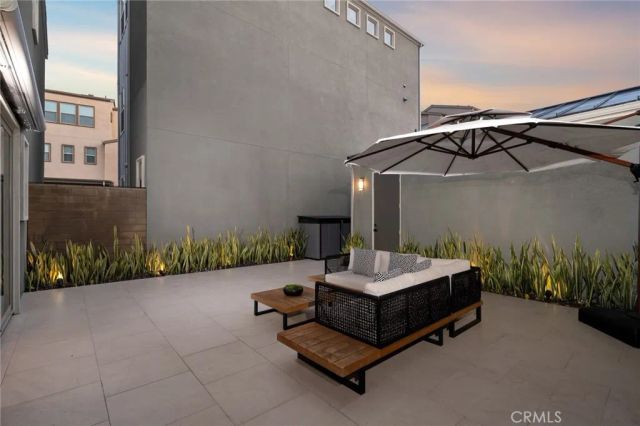 120 Frame, Irvine, CA 92618